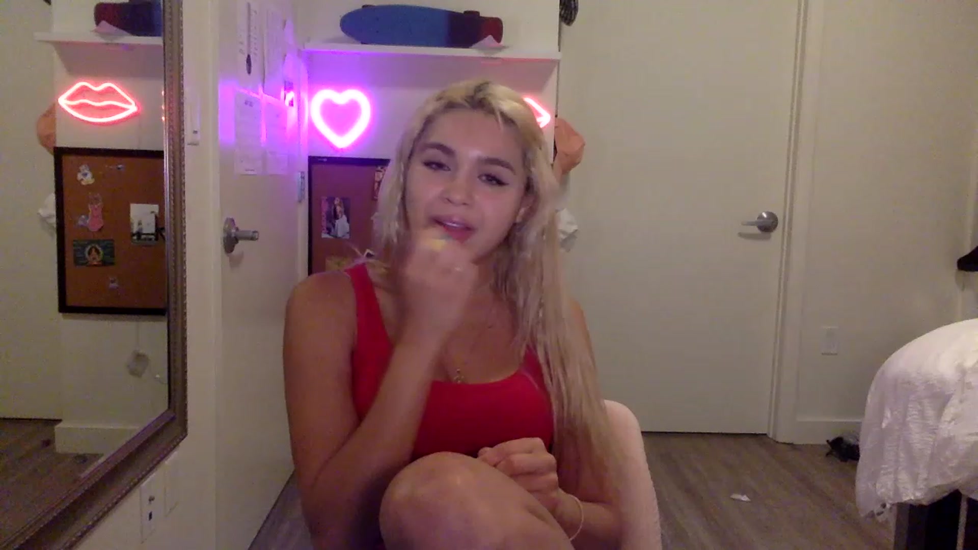 Gallery image thumbnail from sincerelypeny's myfreecams stream on, 06/02/2023, 03:51 image 17 of 20