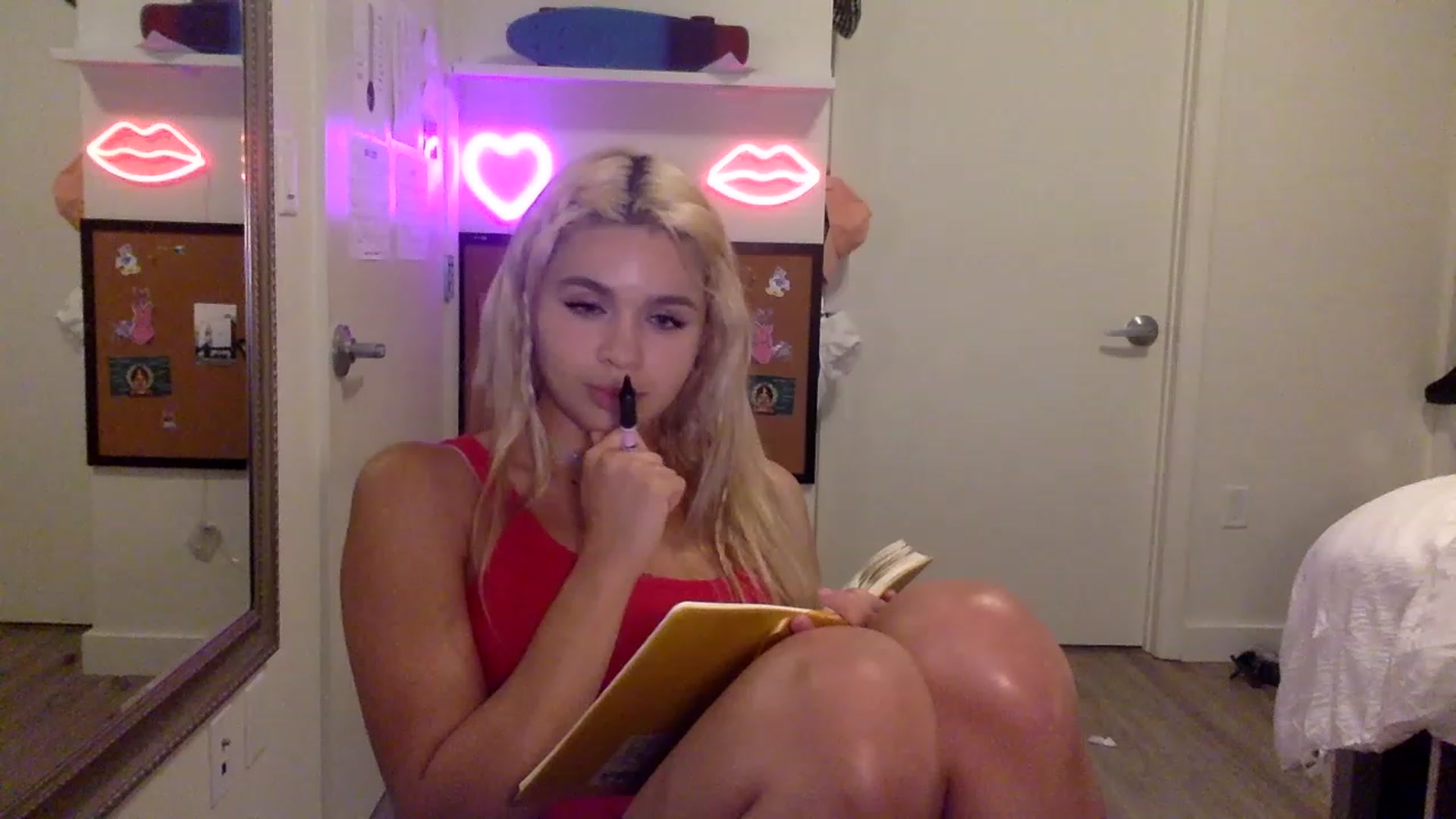 Gallery image thumbnail from sincerelypeny's myfreecams stream on, 06/02/2023, 03:51 image 12 of 20