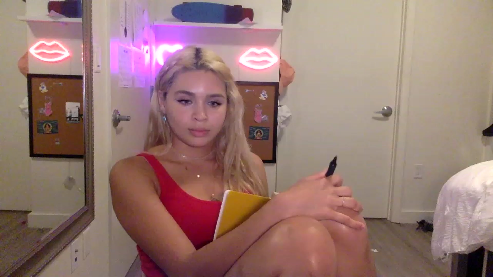 Gallery image thumbnail from sincerelypeny's myfreecams stream on, 06/02/2023, 03:51 image 9 of 20