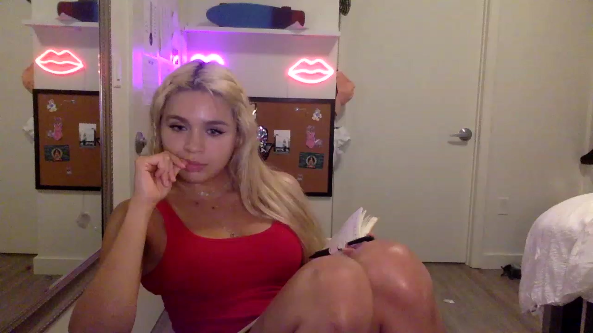 Gallery image thumbnail from sincerelypeny's myfreecams stream on, 06/02/2023, 03:51 image 13 of 20