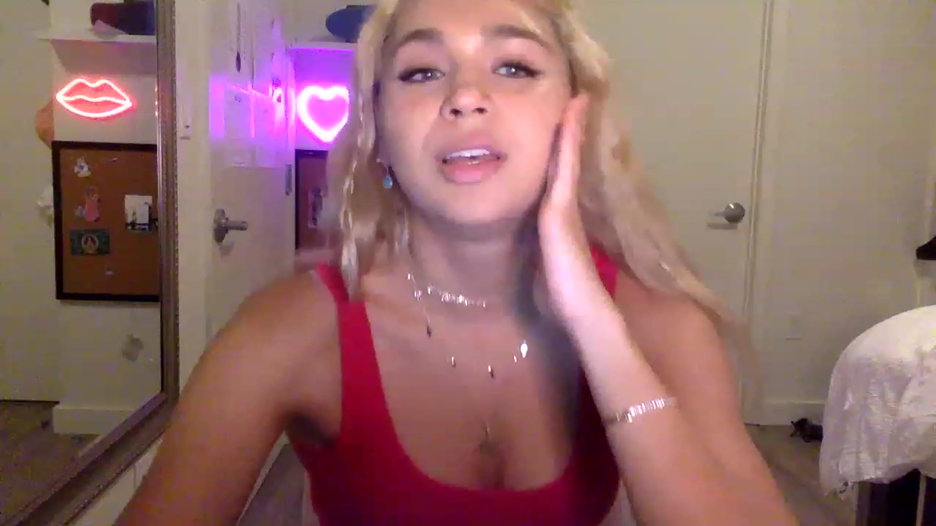 Gallery image thumbnail from sincerelypeny's myfreecams stream on, 06/02/2023, 03:51 image 15 of 20