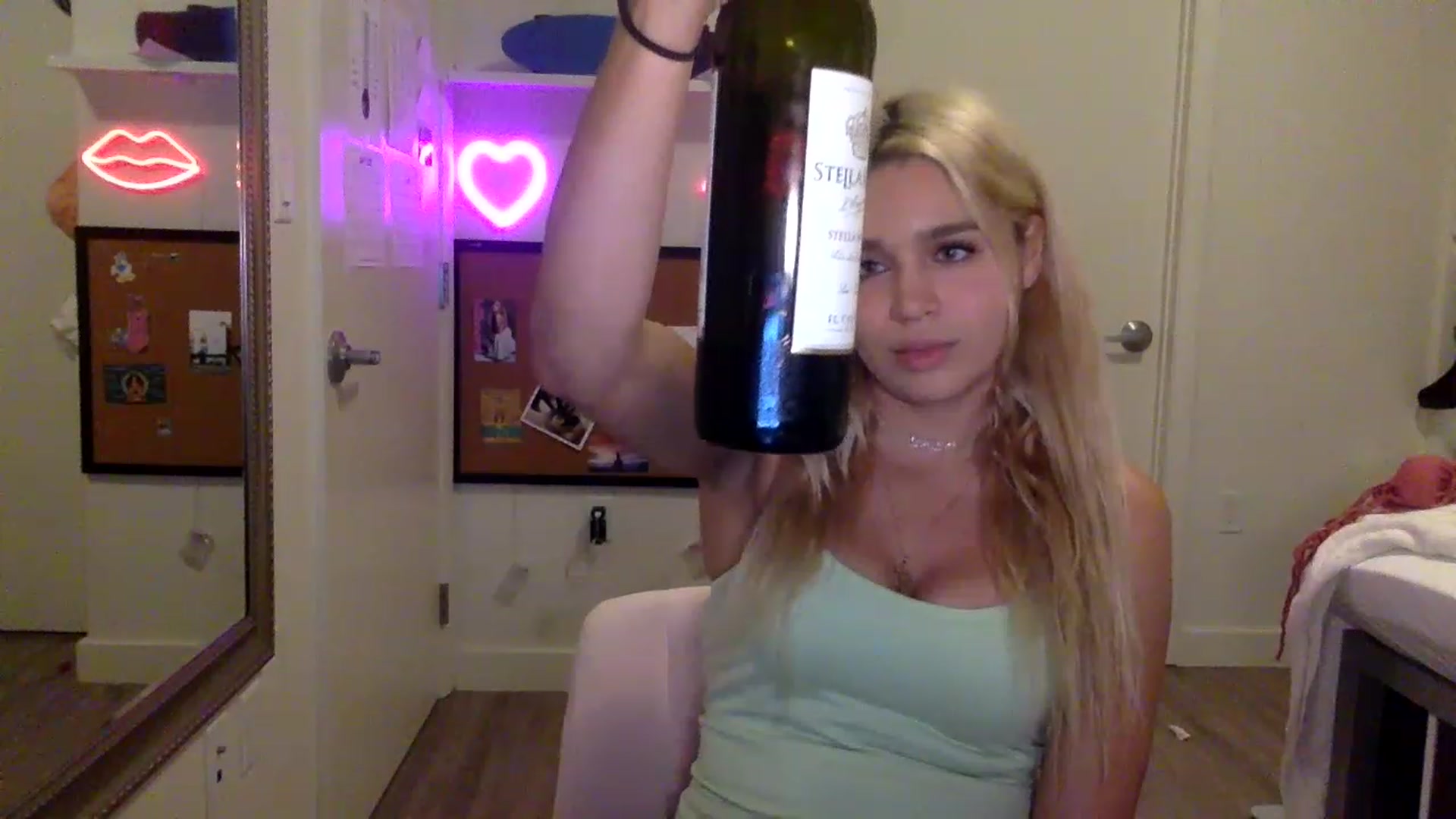 Gallery image thumbnail from sincerelypeny's myfreecams stream on, 06/03/2023, 04:30 image 9 of 20