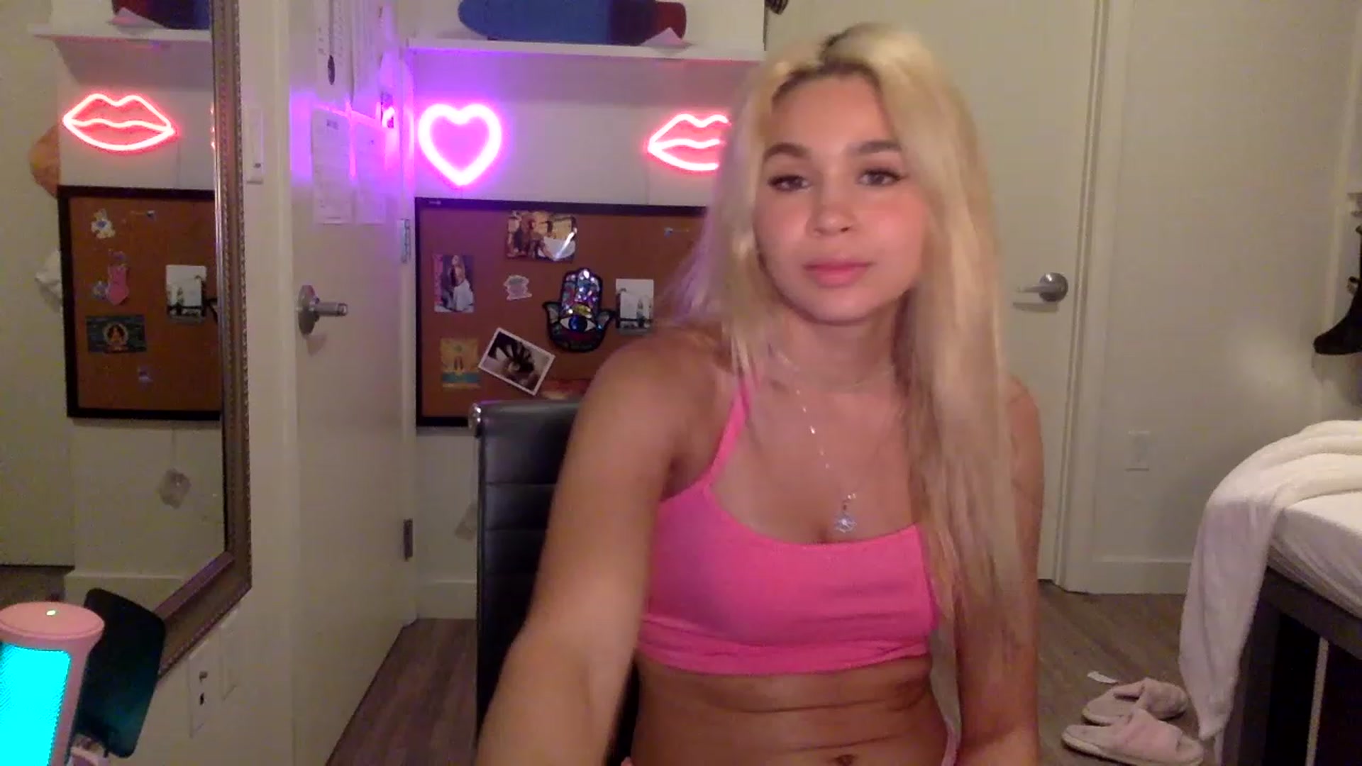 Gallery image thumbnail from sincerelypeny's myfreecams stream on, 06/05/2023, 03:57 image 3 of 20