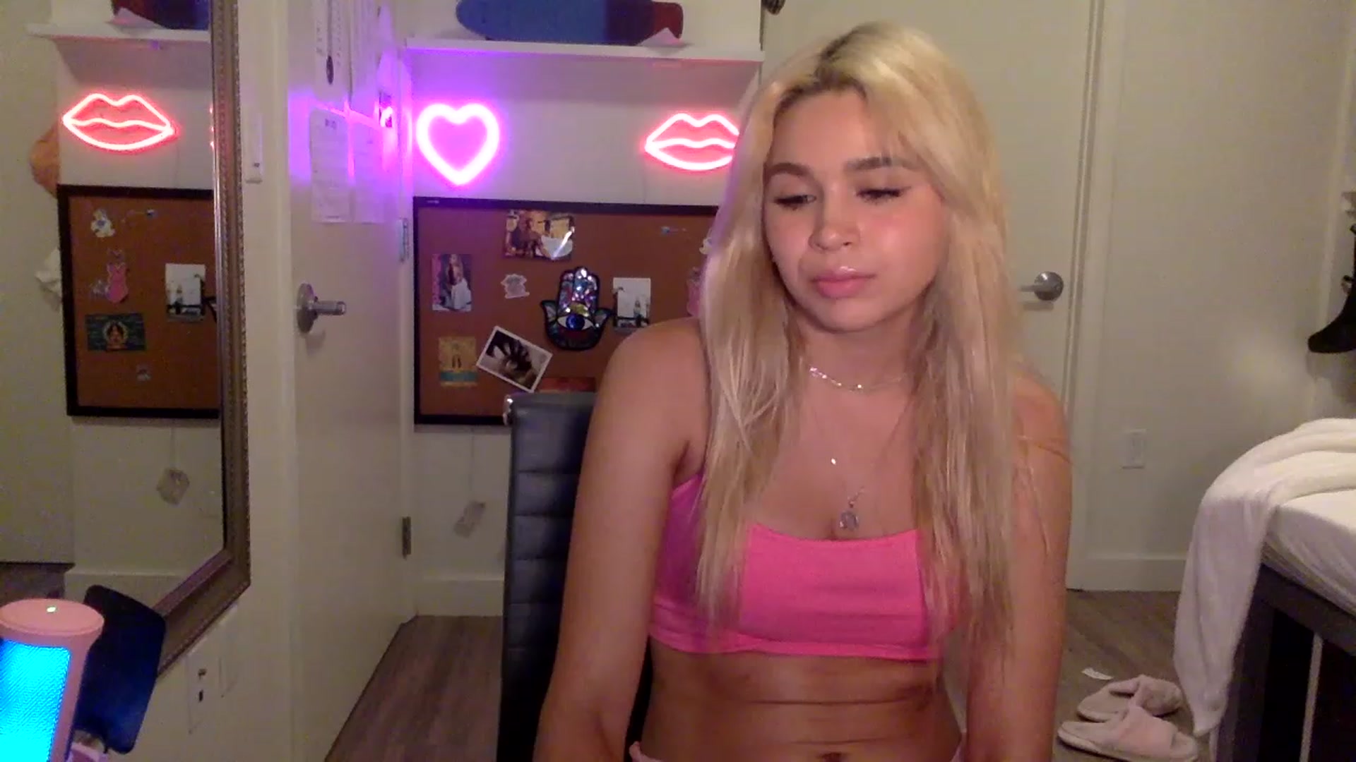 Gallery image thumbnail from sincerelypeny's myfreecams stream on, 06/05/2023, 03:57 image 8 of 20