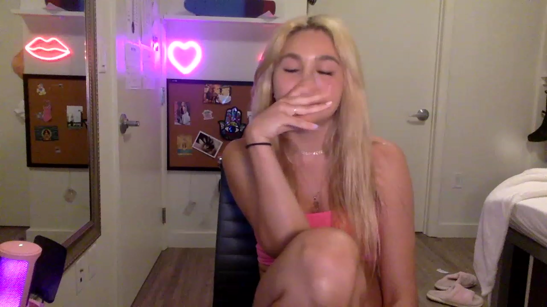 Gallery image thumbnail from sincerelypeny's myfreecams stream on, 06/05/2023, 03:57 image 18 of 20