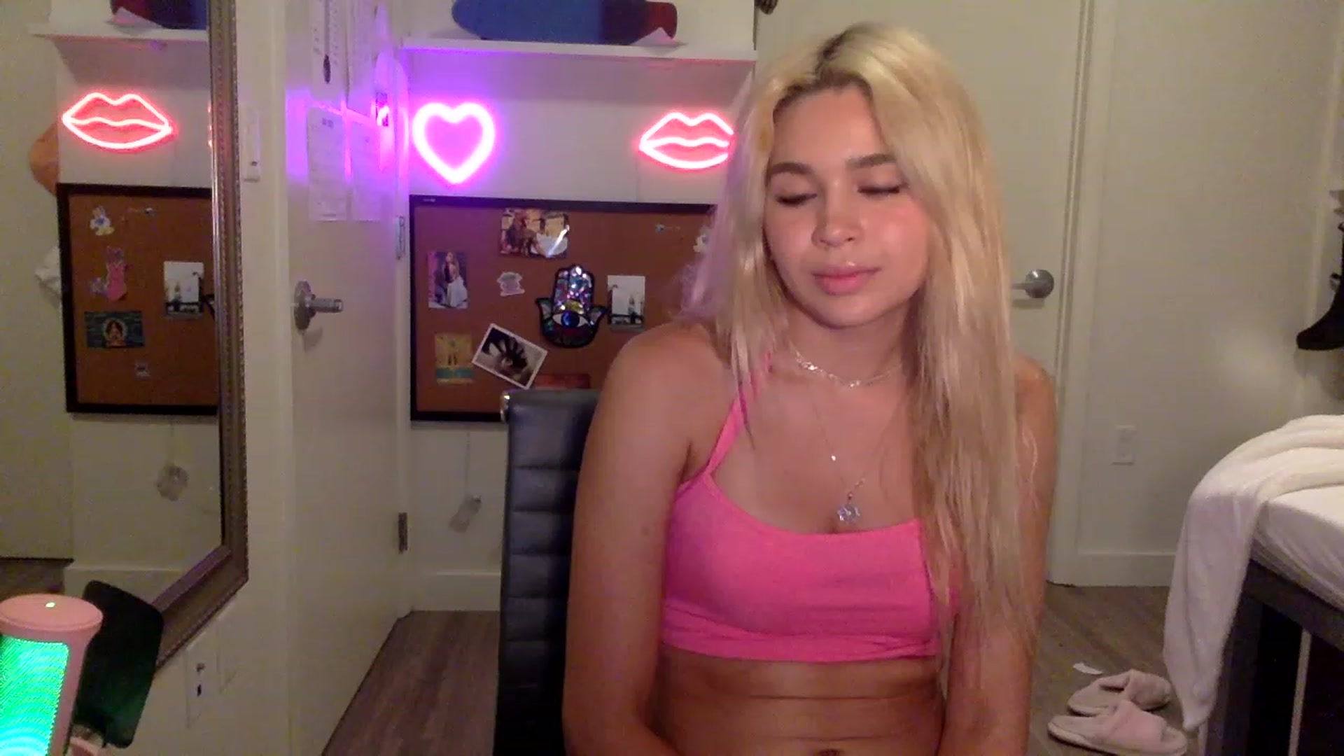 Gallery image thumbnail from sincerelypeny's myfreecams stream on, 06/05/2023, 03:57 image 5 of 20