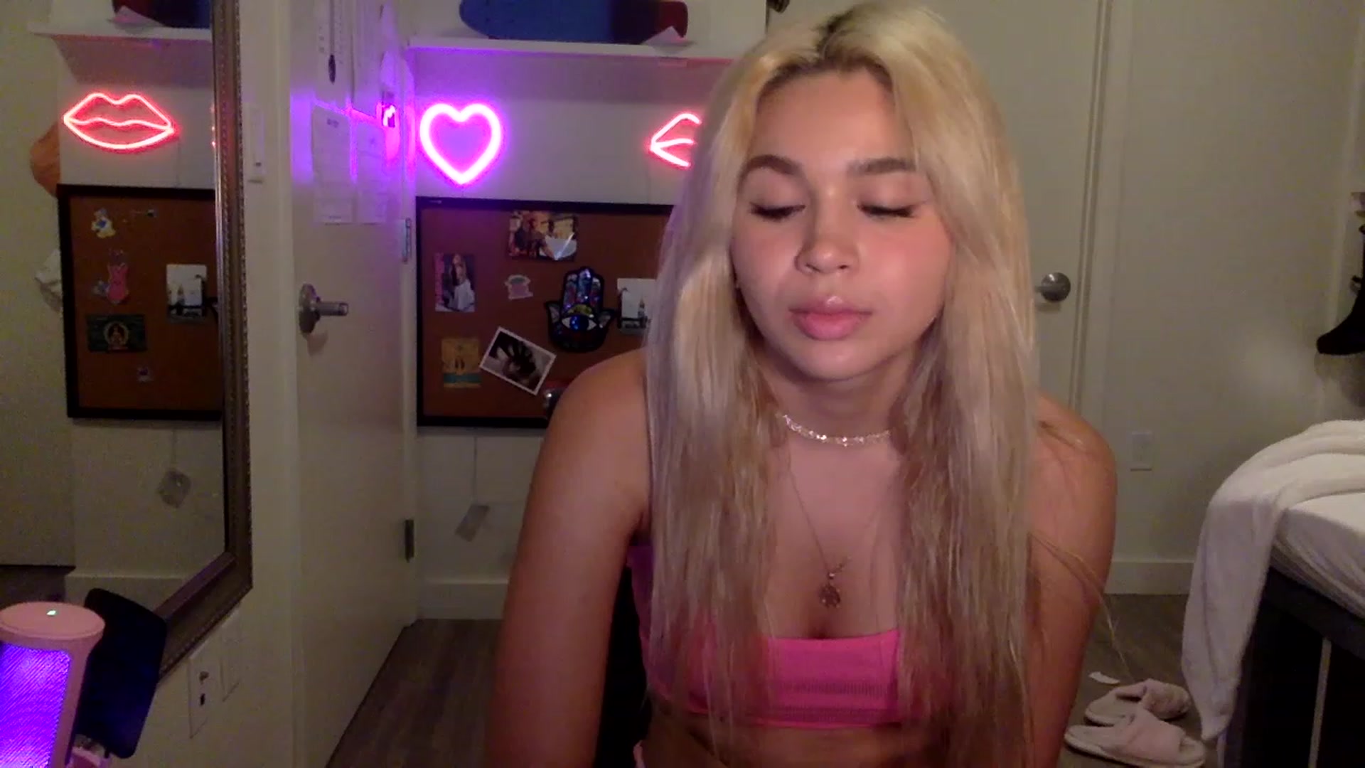 Gallery image thumbnail from sincerelypeny's myfreecams stream on, 06/05/2023, 03:57 image 11 of 20