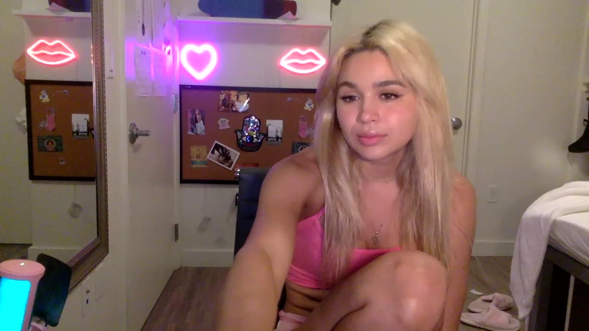 Gallery image thumbnail from sincerelypeny's myfreecams stream on, 06/05/2023, 03:57 image 17 of 20