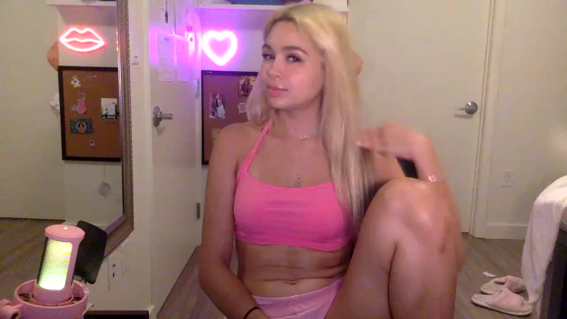 Gallery image thumbnail from sincerelypeny's myfreecams stream on, 06/05/2023, 05:02 image 20 of 20