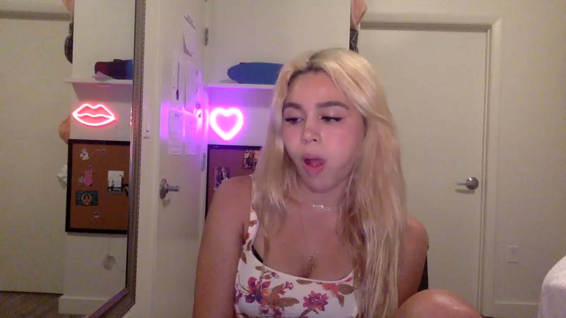 Gallery image thumbnail from sincerelypeny's myfreecams stream on, 06/06/2023, 03:22 image 20 of 20