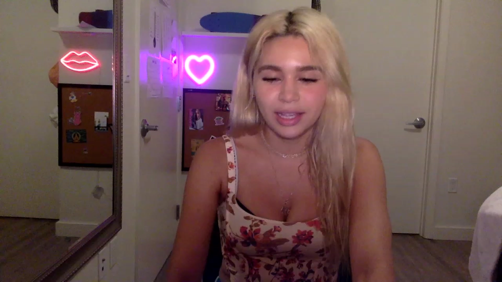 Gallery image thumbnail from sincerelypeny's myfreecams stream on, 06/06/2023, 03:22 image 3 of 20