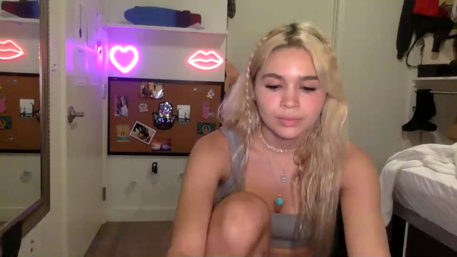 Gallery image thumbnail from sincerelypeny's myfreecams stream on, 06/08/2023, 02:42 image 16 of 20