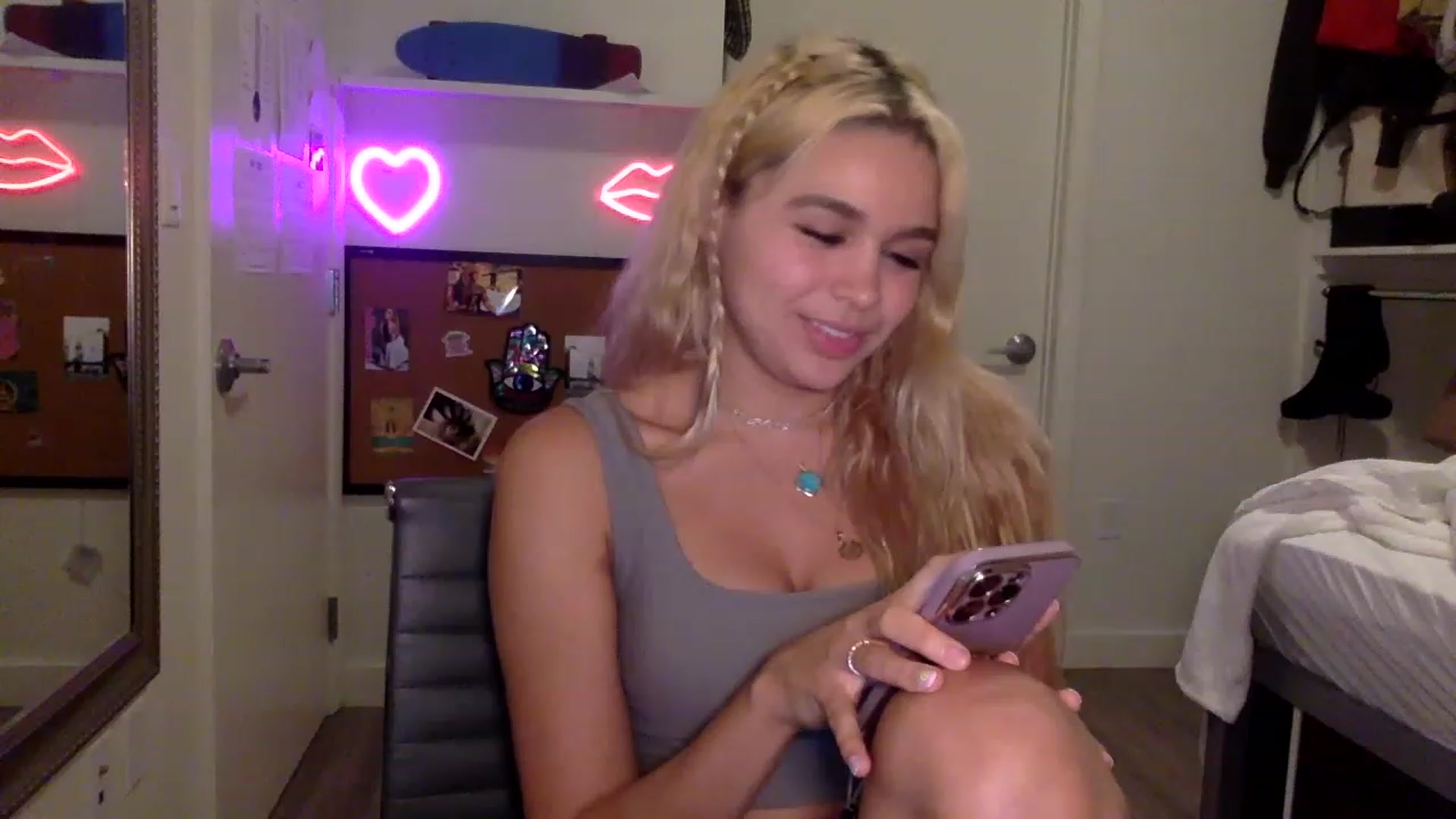 Gallery image thumbnail from sincerelypeny's myfreecams stream on, 06/08/2023, 02:42 image 7 of 20