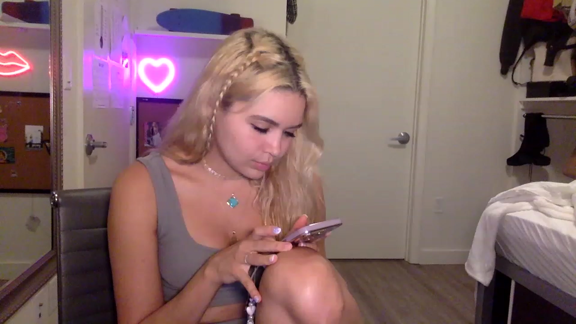 Gallery image thumbnail from sincerelypeny's myfreecams stream on, 06/08/2023, 02:42 image 5 of 20