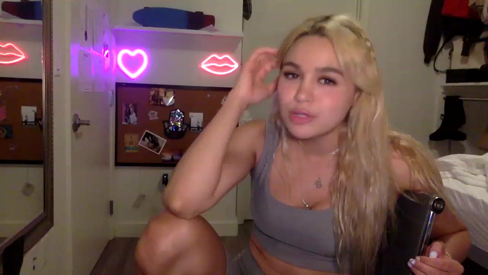 Gallery image thumbnail from sincerelypeny's myfreecams stream on, 06/08/2023, 02:42 image 12 of 20