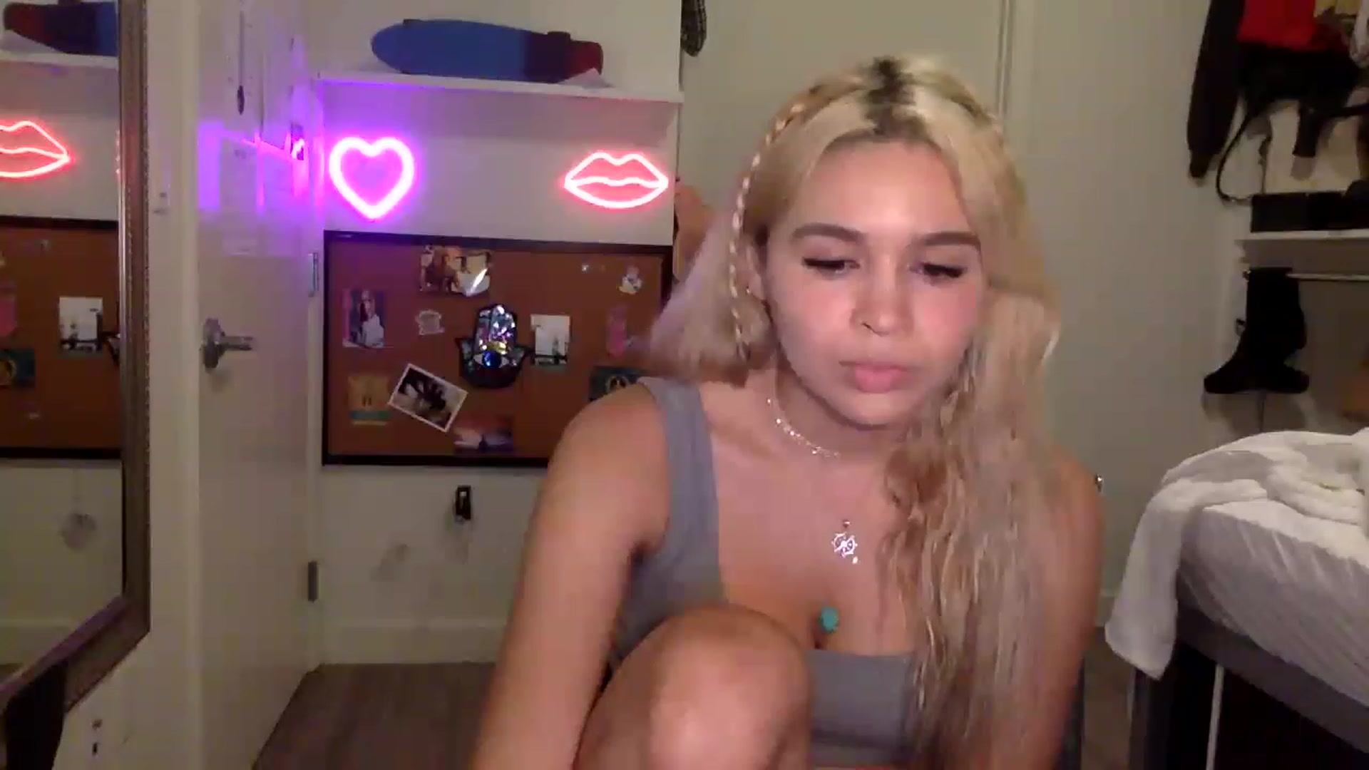 Gallery image thumbnail from sincerelypeny's myfreecams stream on, 06/08/2023, 02:42 image 19 of 20
