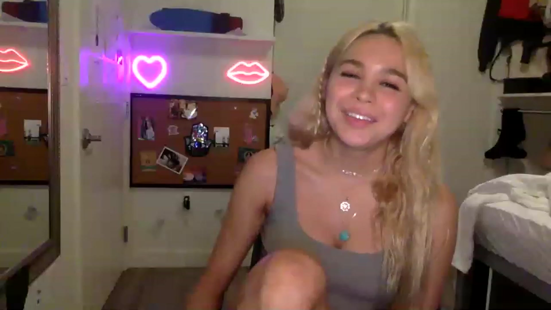 Gallery image thumbnail from sincerelypeny's myfreecams stream on, 06/08/2023, 02:42 image 20 of 20