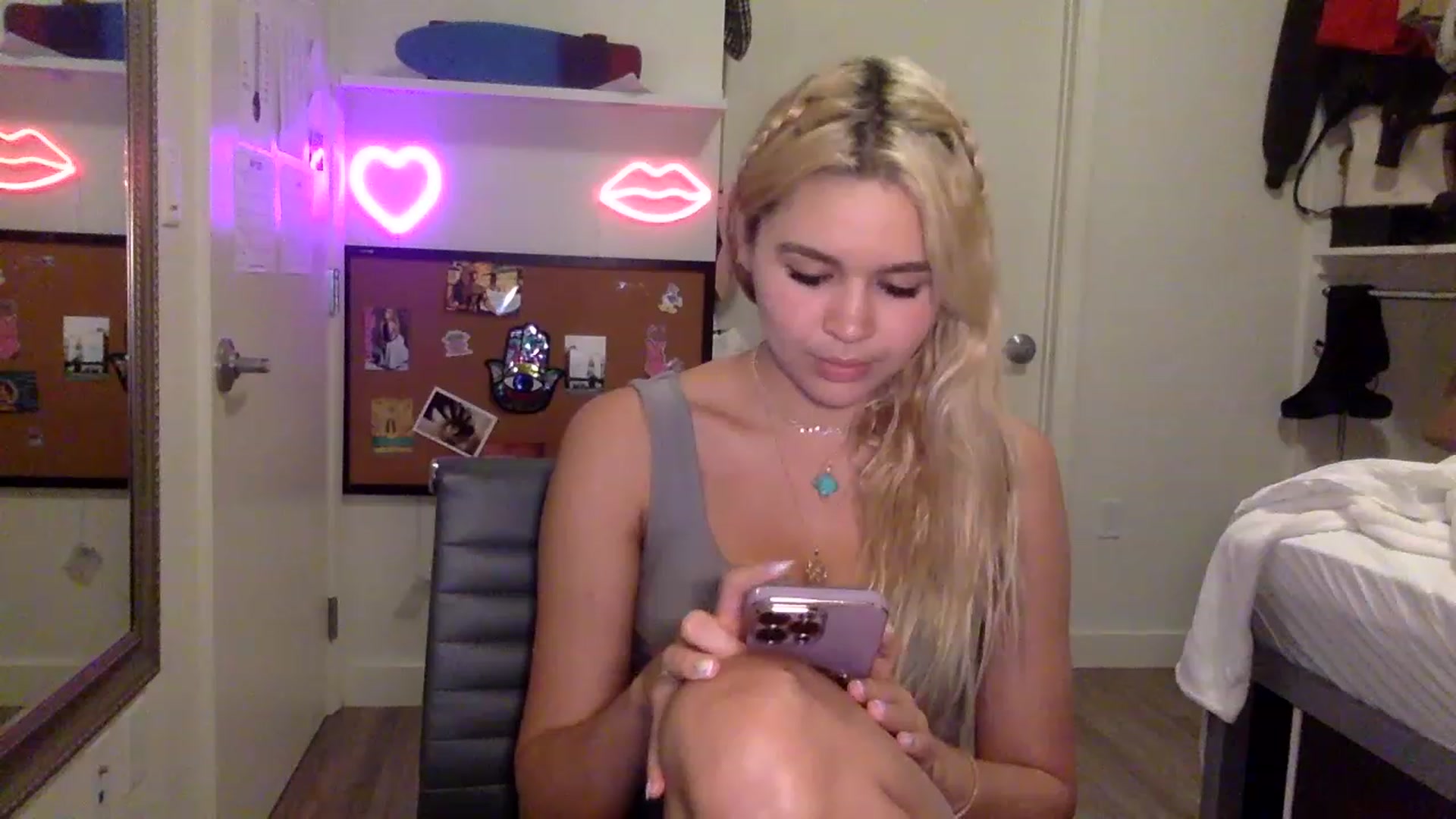 Gallery image thumbnail from sincerelypeny's myfreecams stream on, 06/08/2023, 02:42 image 8 of 20