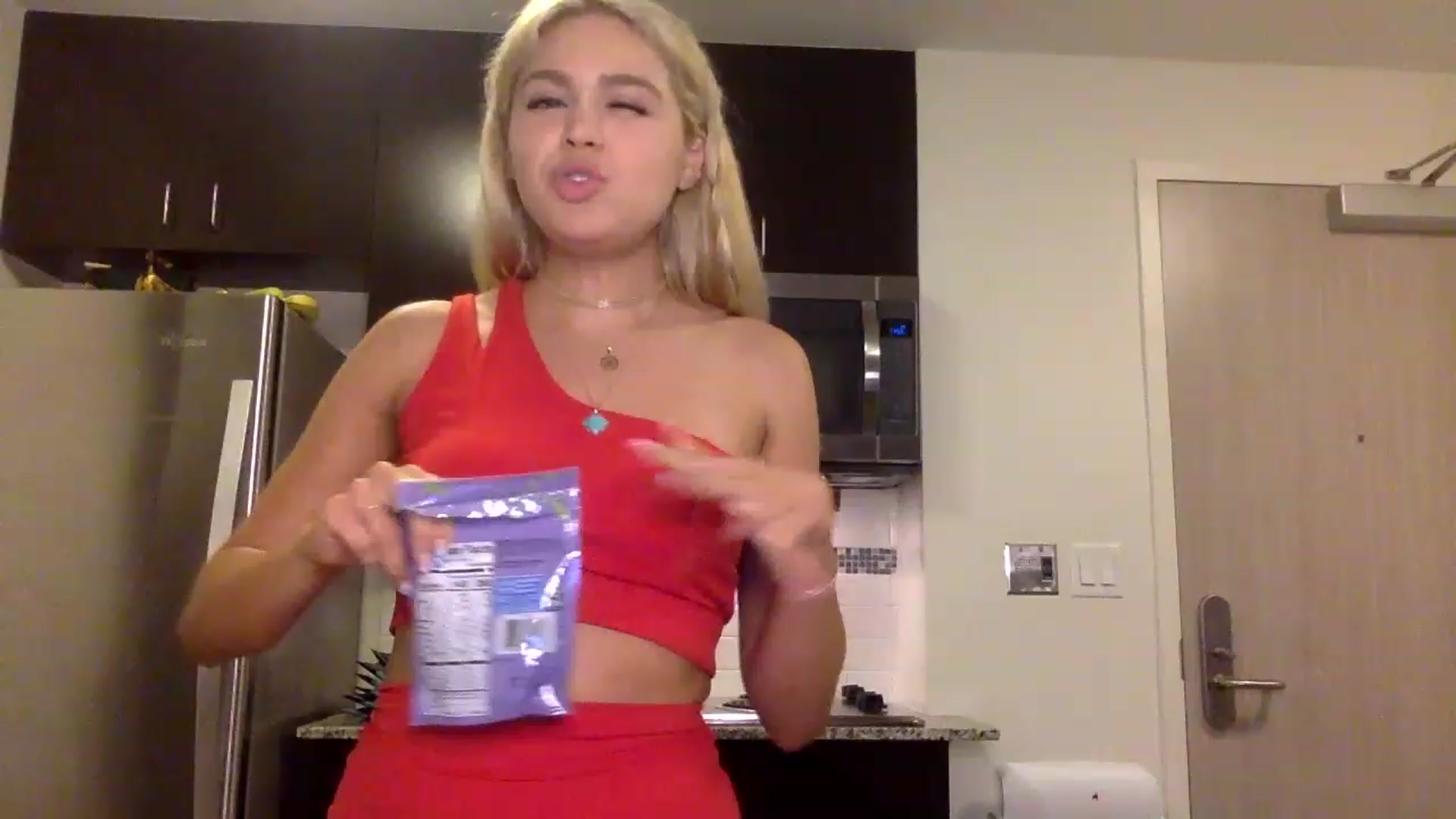 Gallery image thumbnail from sincerelypeny's myfreecams stream on, 06/11/2023, 03:53 image 16 of 20