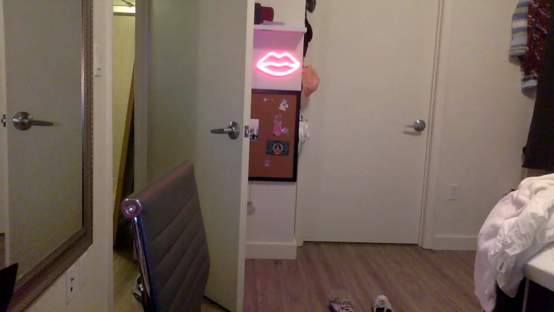 Gallery image thumbnail from sincerelypeny's myfreecams stream on, 06/11/2023, 03:53 image 6 of 20