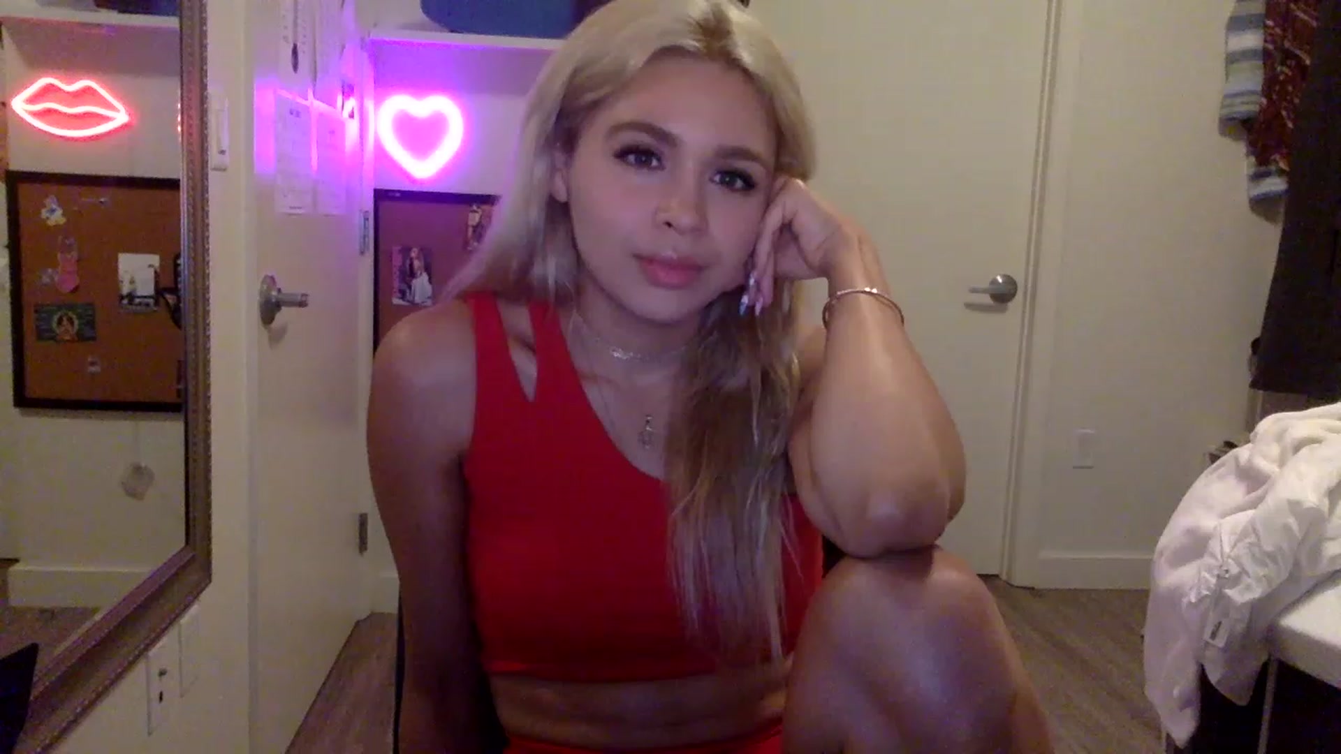 Gallery image thumbnail from sincerelypeny's myfreecams stream on, 06/11/2023, 04:07 image 12 of 20