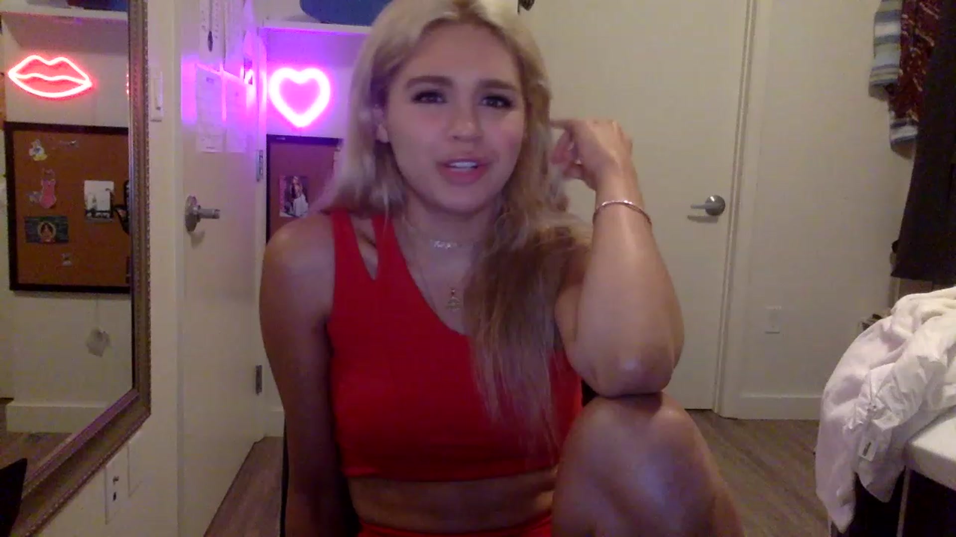 Gallery image thumbnail from sincerelypeny's myfreecams stream on, 06/11/2023, 04:07 image 15 of 20