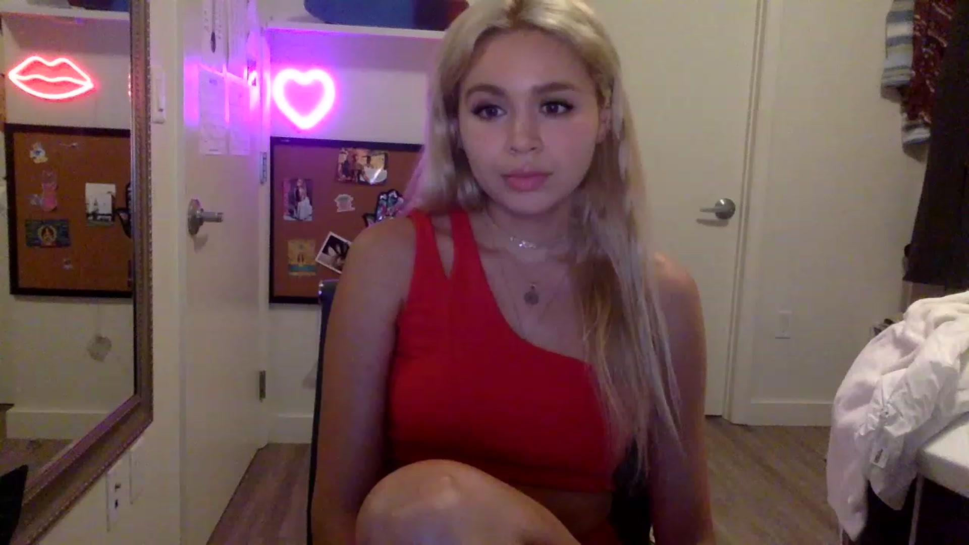 Gallery image thumbnail from sincerelypeny's myfreecams stream on, 06/11/2023, 04:07 image 5 of 20