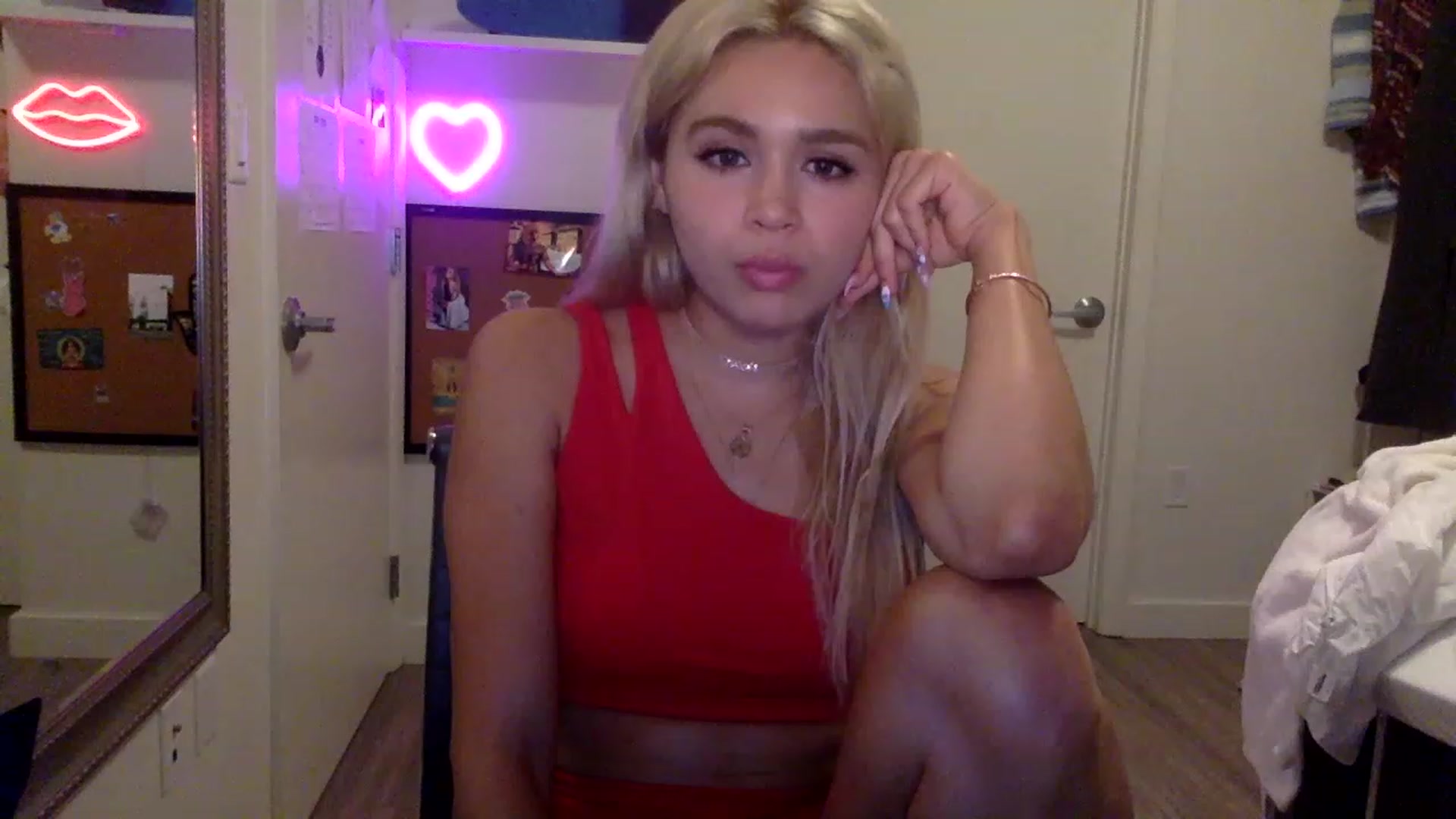 Gallery image thumbnail from sincerelypeny's myfreecams stream on, 06/11/2023, 04:07 image 4 of 20