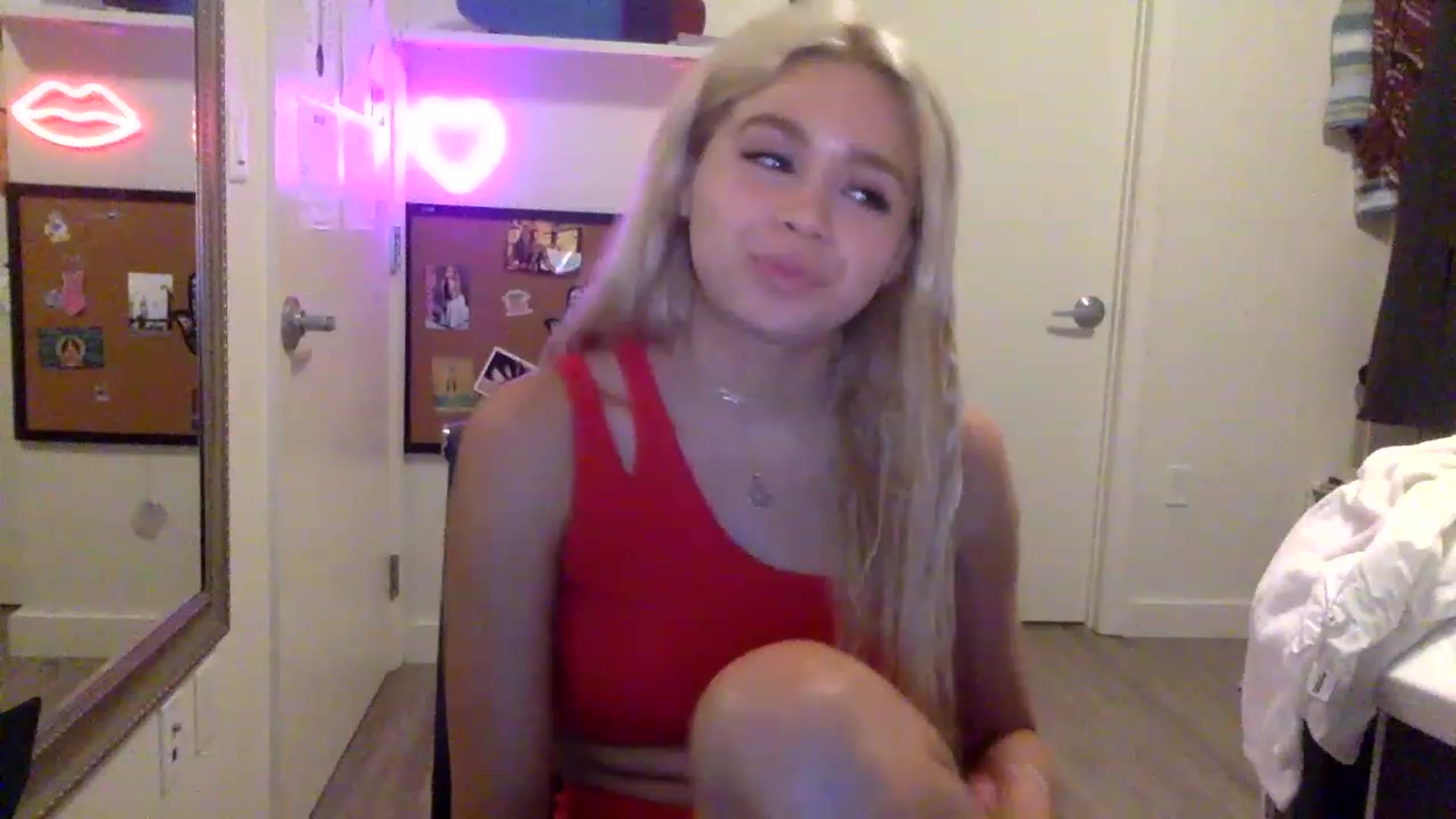 Gallery image thumbnail from sincerelypeny's myfreecams stream on, 06/11/2023, 04:07 image 19 of 20