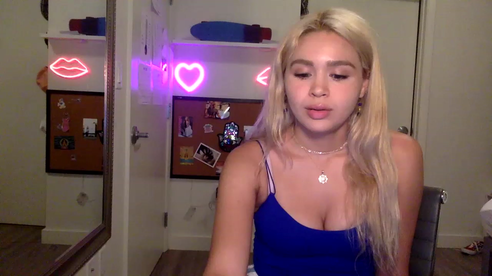 Gallery image thumbnail from sincerelypeny's myfreecams stream on, 06/14/2023, 02:32 image 3 of 20