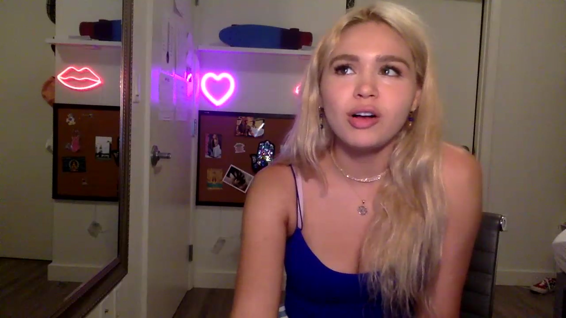 Gallery image thumbnail from sincerelypeny's myfreecams stream on, 06/14/2023, 02:32 image 5 of 20