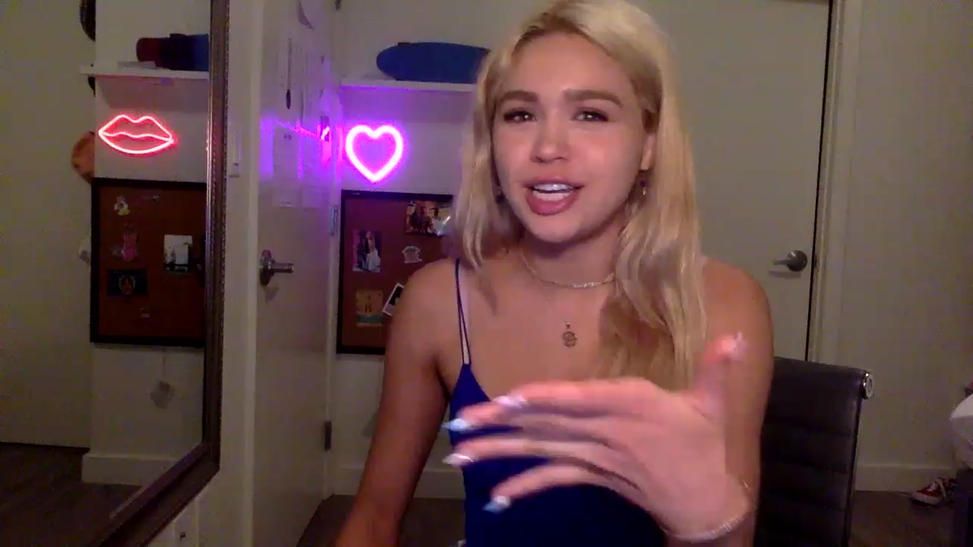 Gallery image thumbnail from sincerelypeny's myfreecams stream on, 06/14/2023, 02:32 image 4 of 20