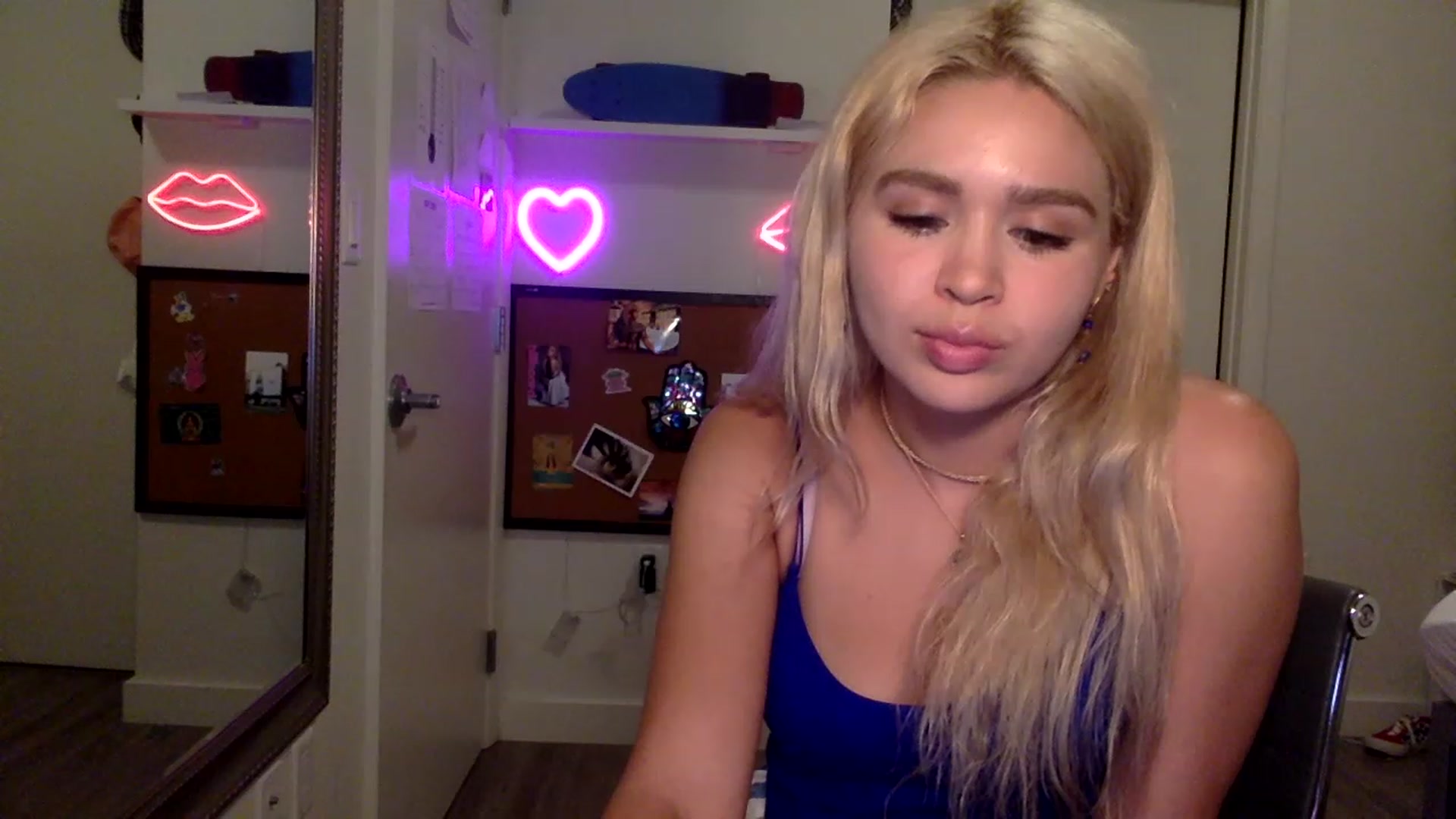 Gallery image thumbnail from sincerelypeny's myfreecams stream on, 06/14/2023, 02:32 image 8 of 20