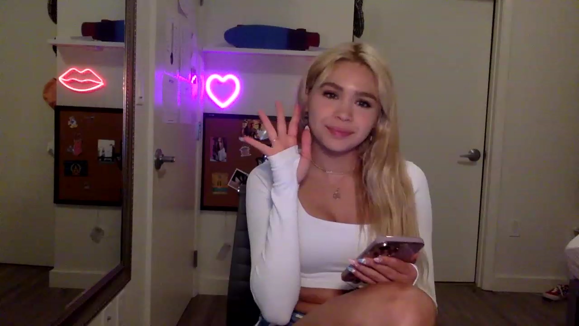 Gallery image thumbnail from sincerelypeny's myfreecams stream on, 06/14/2023, 02:32 image 2 of 20