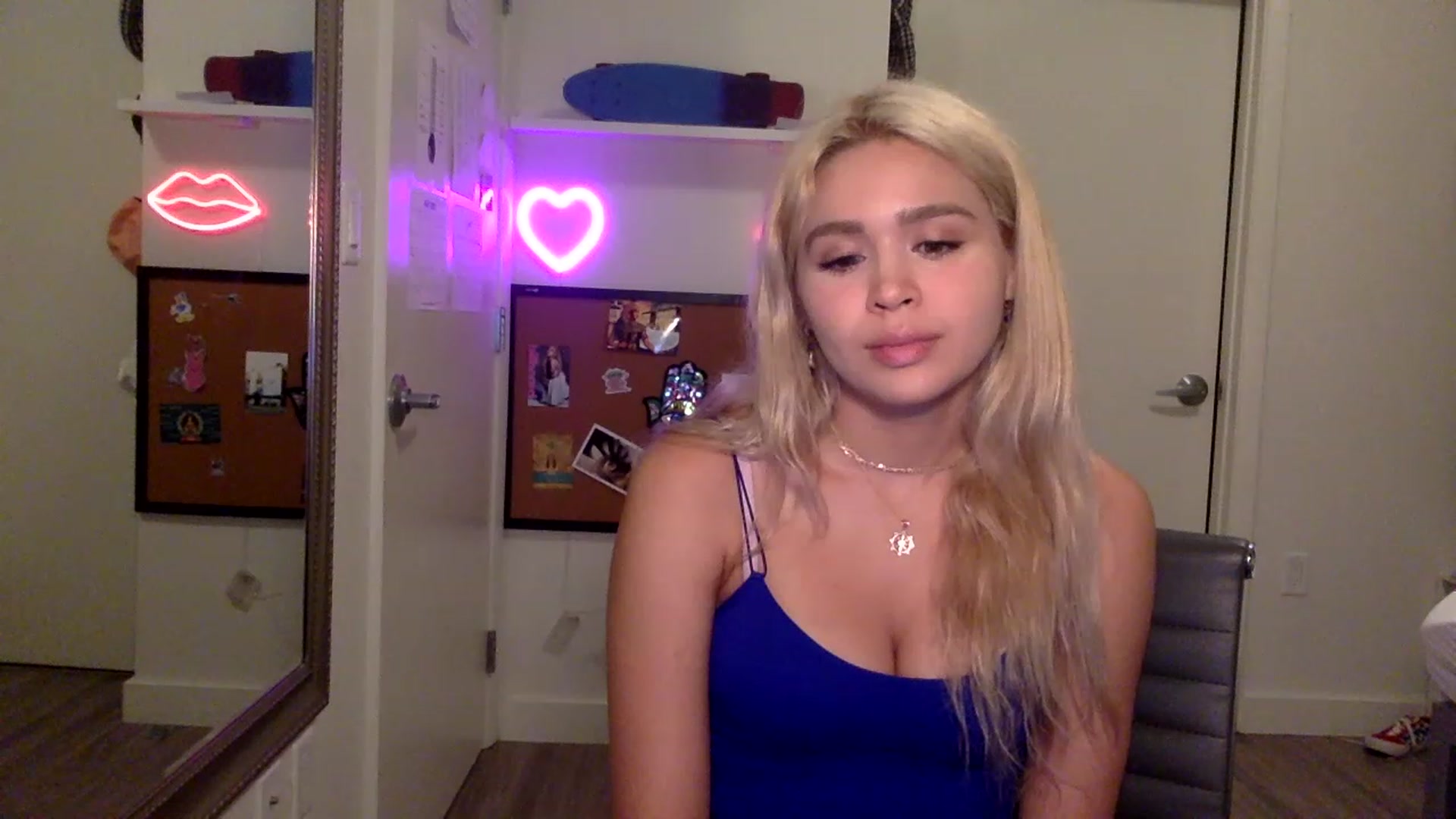 Gallery image thumbnail from sincerelypeny's myfreecams stream on, 06/14/2023, 02:32 image 9 of 20