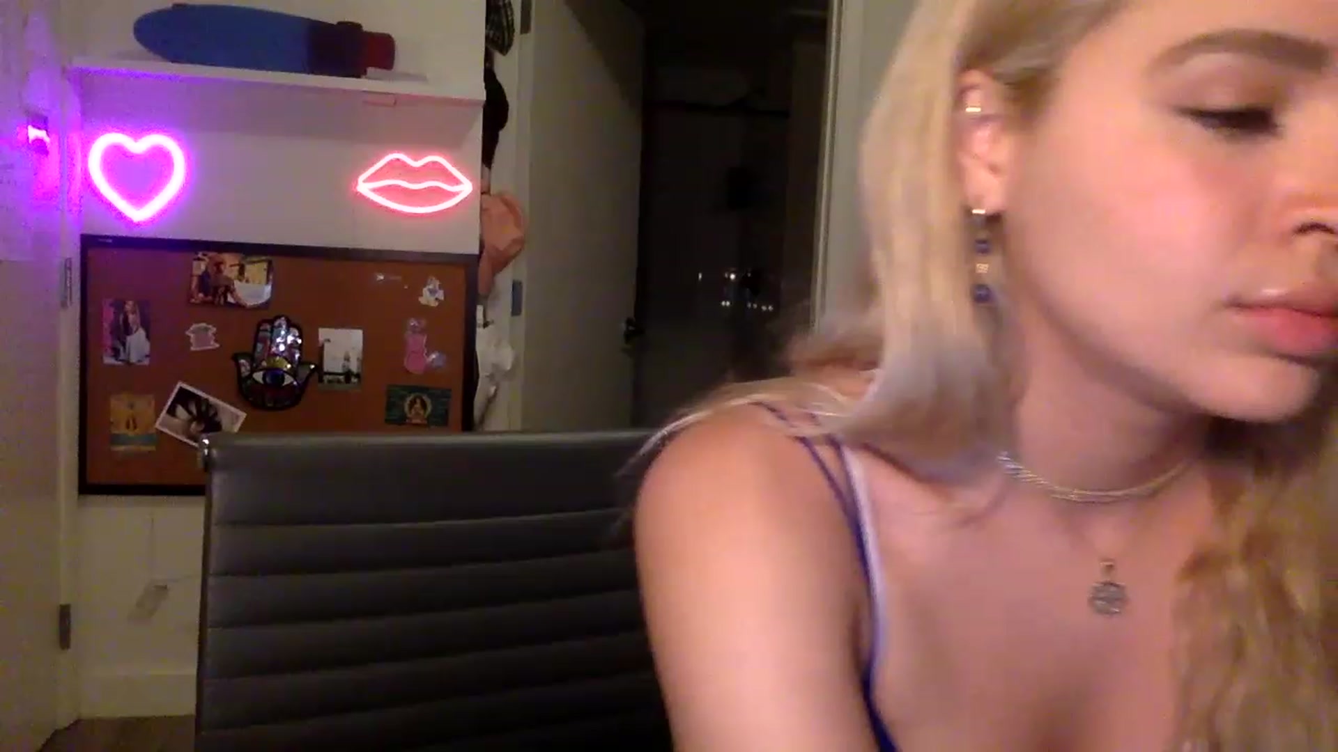 Gallery image thumbnail from sincerelypeny's myfreecams stream on, 06/14/2023, 05:33 image 2 of 20