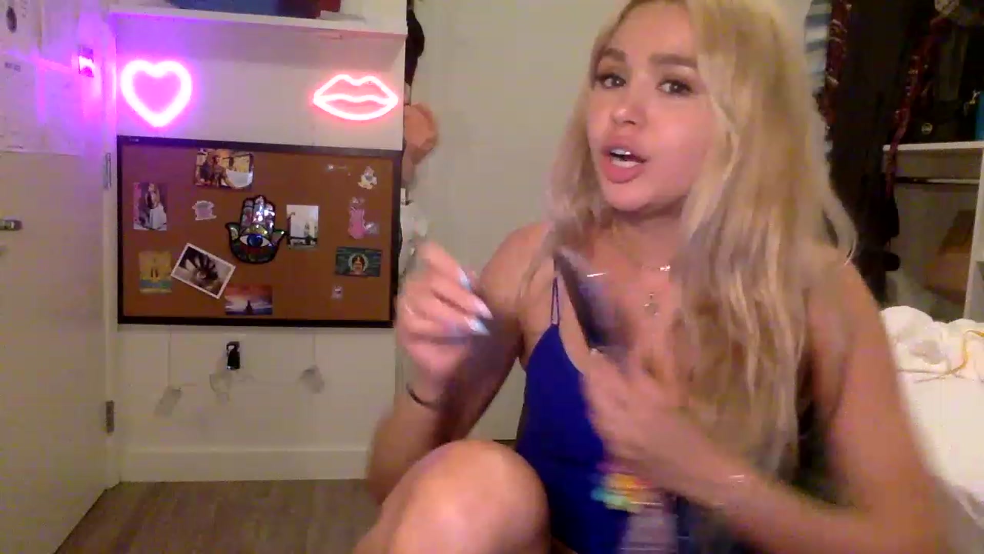 Gallery image thumbnail from sincerelypeny's myfreecams stream on, 06/14/2023, 05:33 image 15 of 20