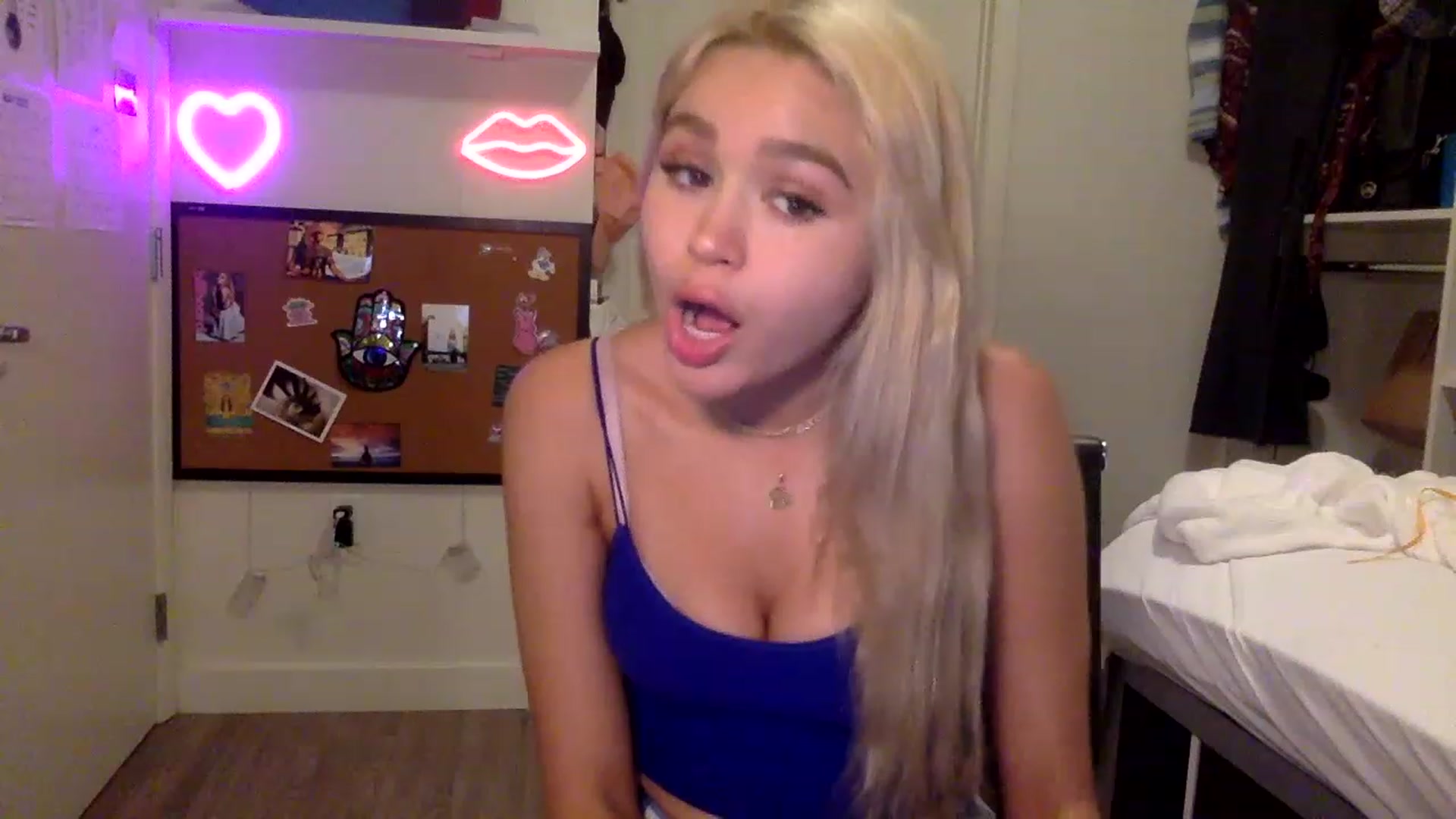 Gallery image thumbnail from sincerelypeny's myfreecams stream on, 06/14/2023, 05:33 image 17 of 20