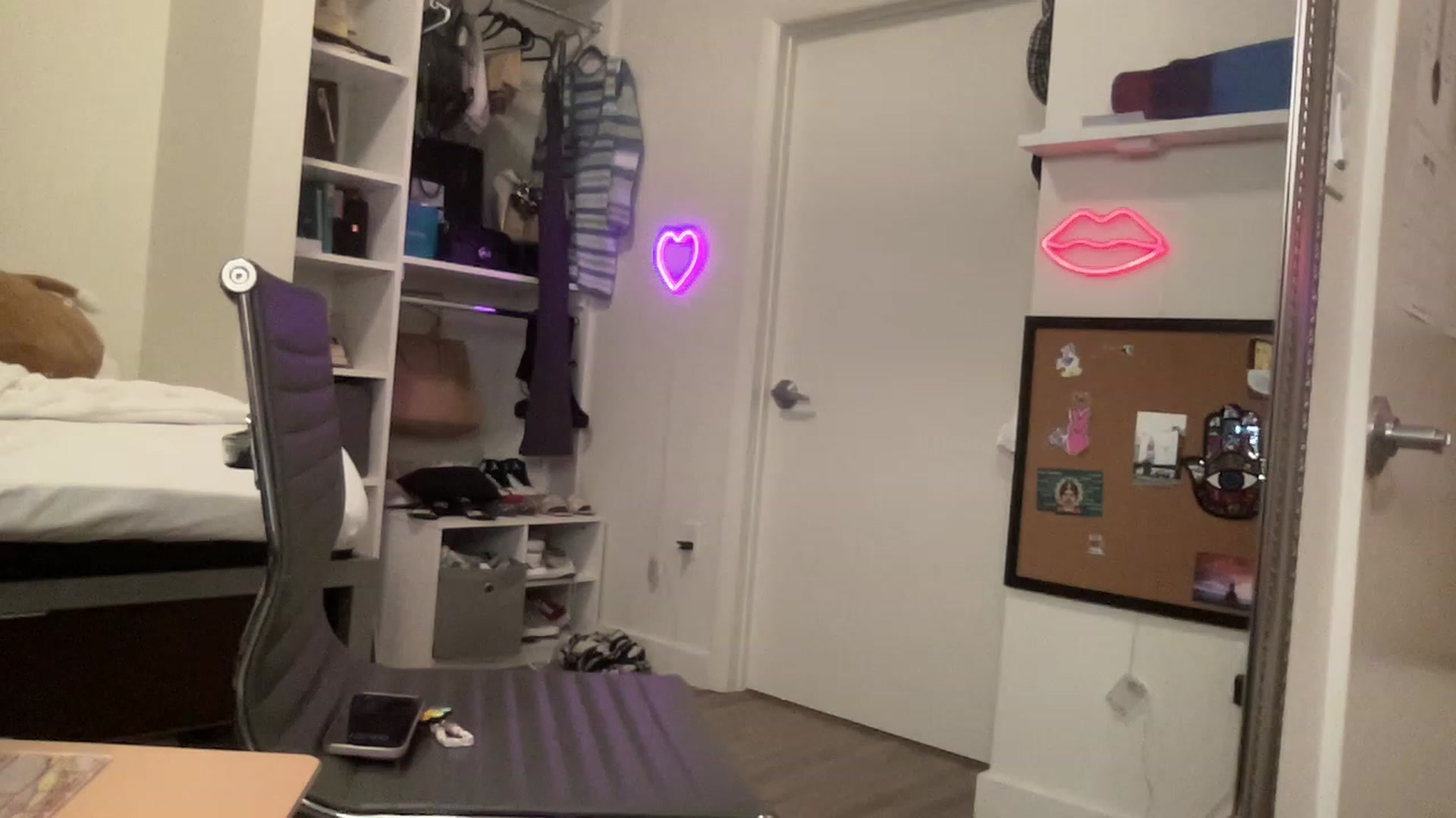 Gallery image thumbnail from sincerelypeny's myfreecams stream on, 06/18/2023, 04:55 image 16 of 20