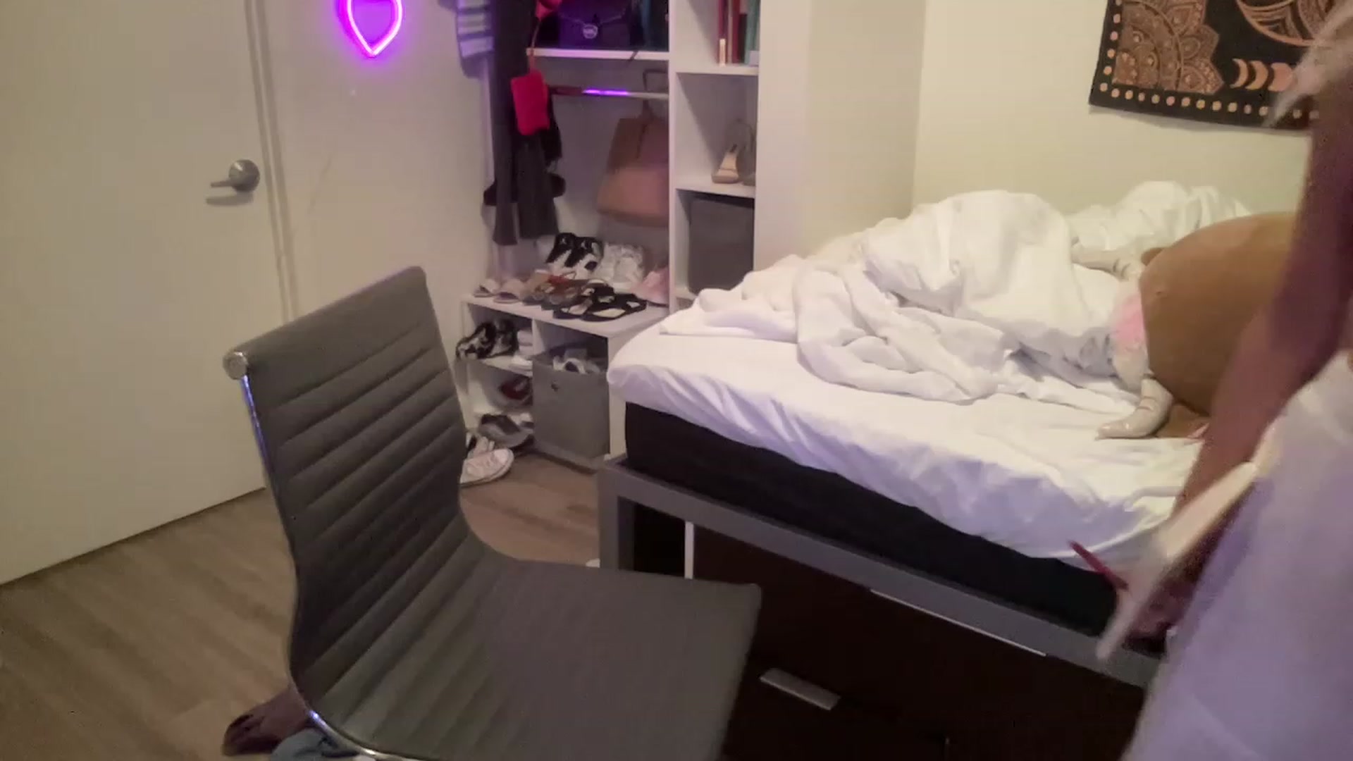 Gallery image thumbnail from sincerelypeny's myfreecams stream on, 06/21/2023, 05:02 image 13 of 20