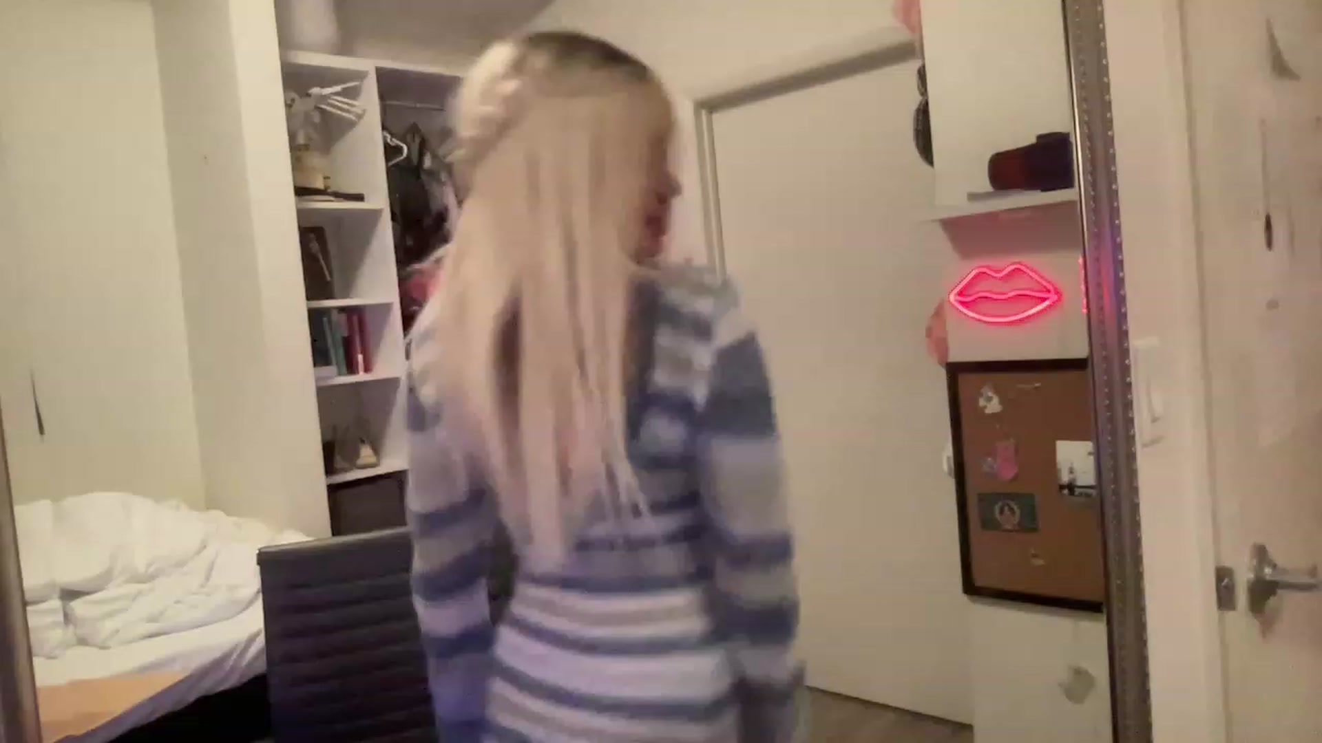 Gallery image thumbnail from sincerelypeny's myfreecams stream on, 06/21/2023, 05:25 image 11 of 20