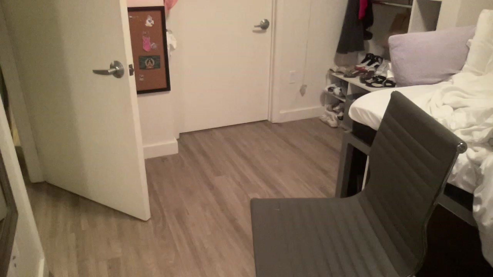 Gallery image thumbnail from sincerelypeny's myfreecams stream on, 06/27/2023, 03:06 image 4 of 20