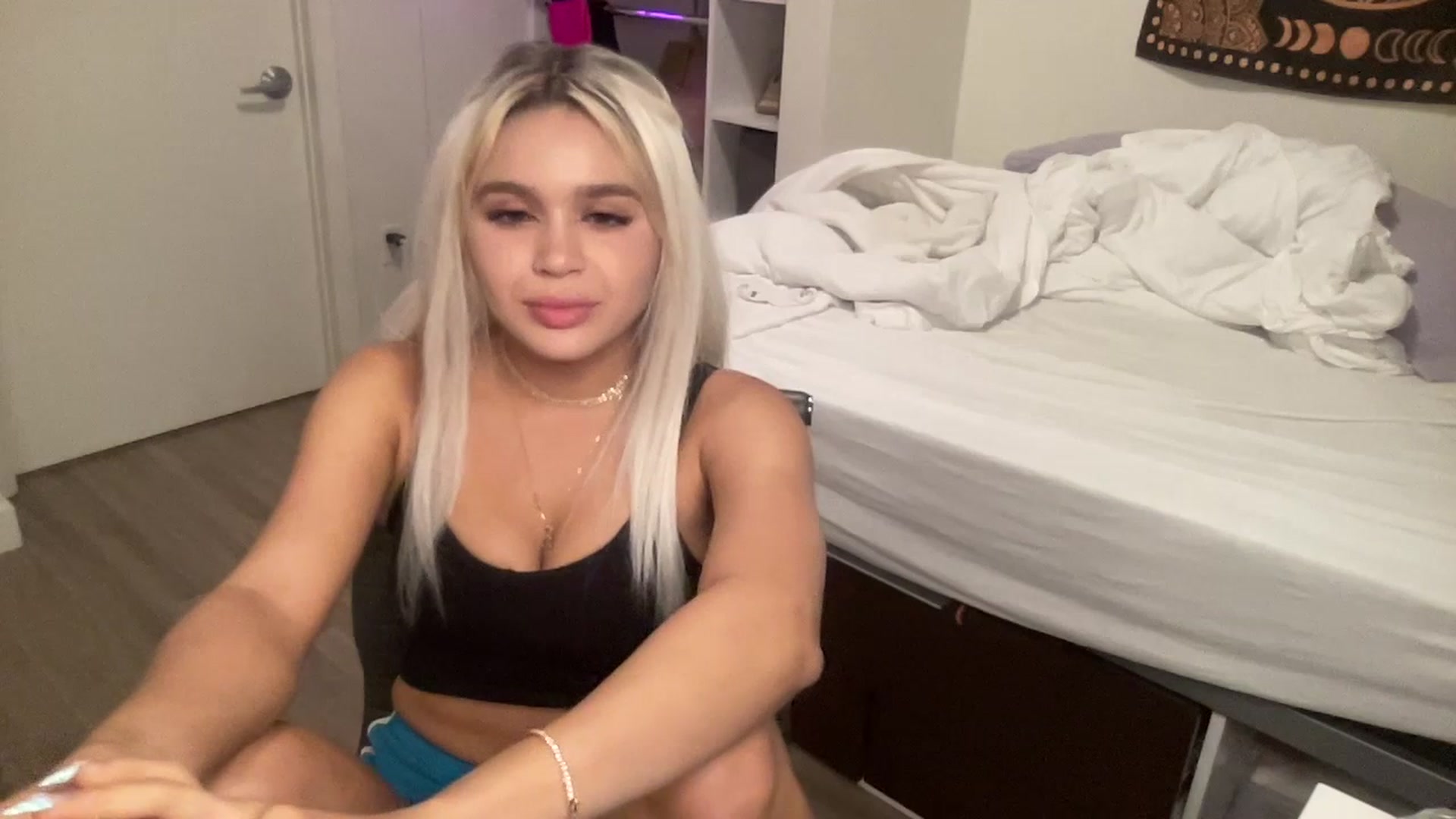 Gallery image thumbnail from sincerelypeny's myfreecams stream on, 07/06/2023, 03:34 image 15 of 20