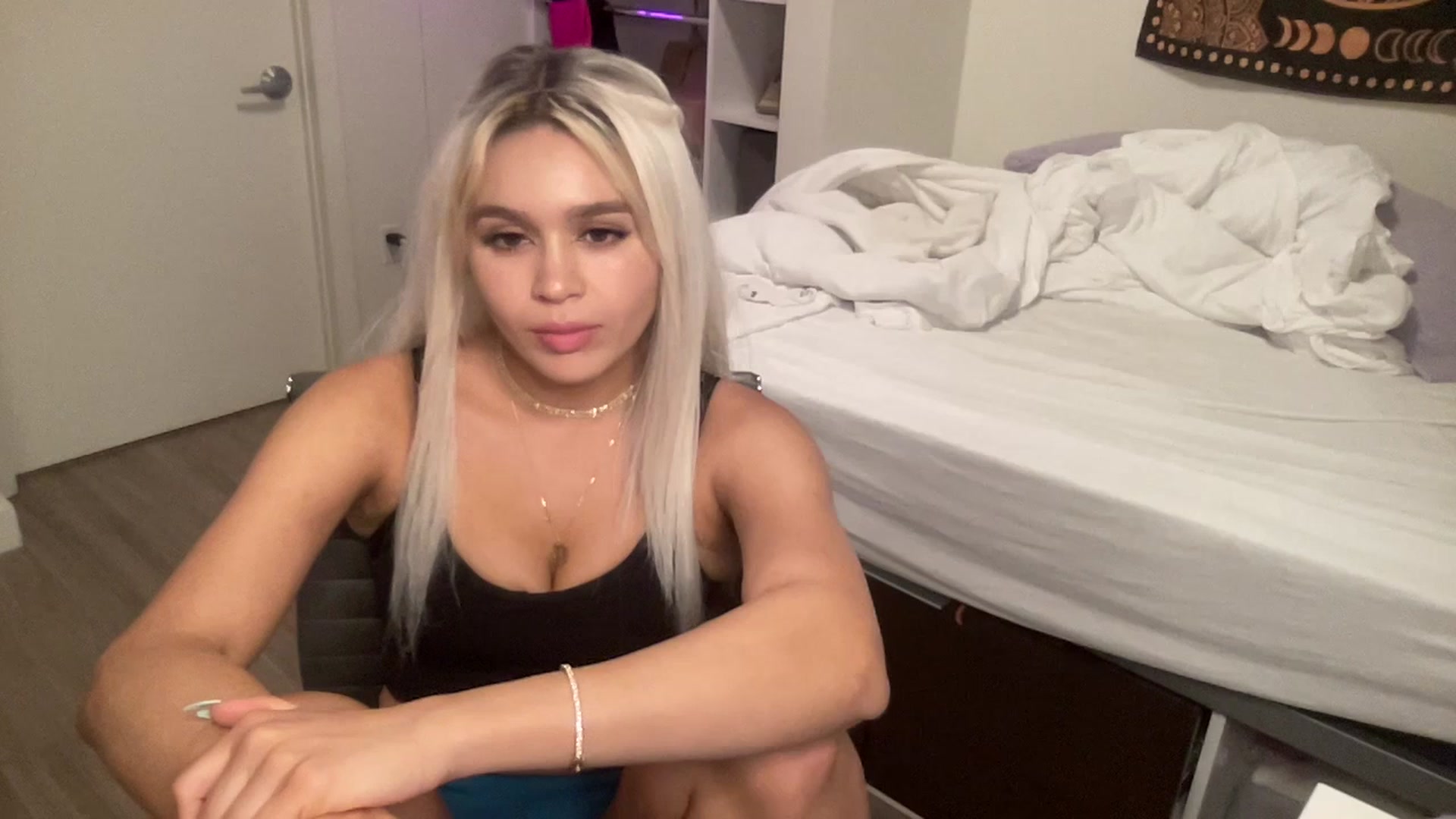 Gallery image thumbnail from sincerelypeny's myfreecams stream on, 07/06/2023, 03:34 image 7 of 20