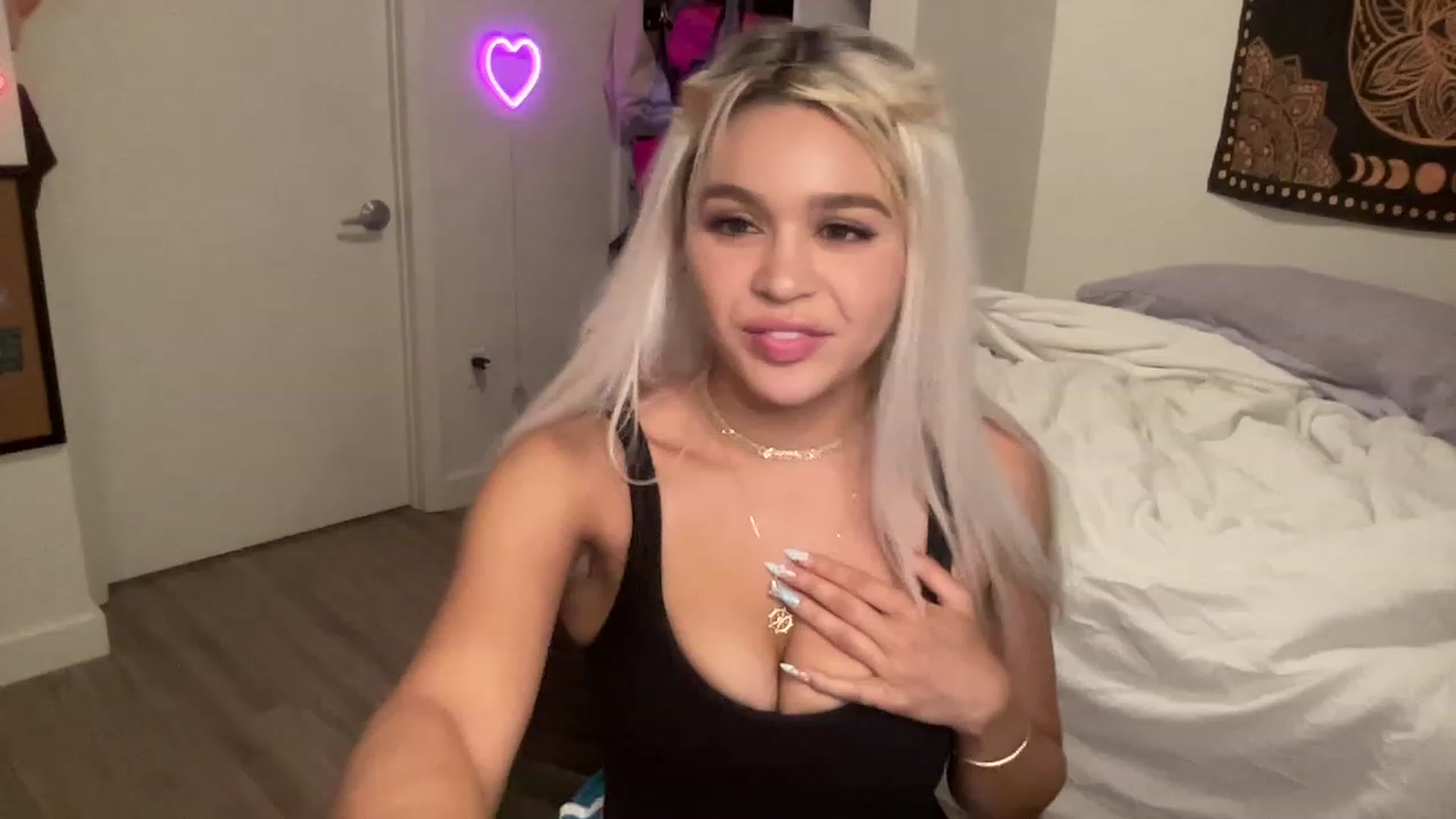Gallery image thumbnail from sincerelypeny's myfreecams stream on, 07/06/2023, 06:23 image 17 of 20