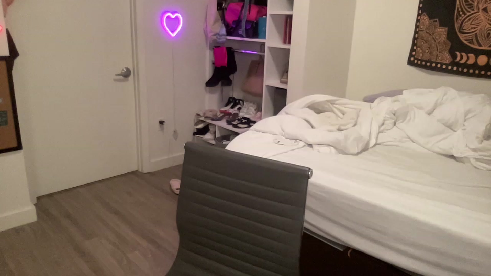 Gallery image thumbnail from sincerelypeny's myfreecams stream on, 07/06/2023, 06:23 image 4 of 20