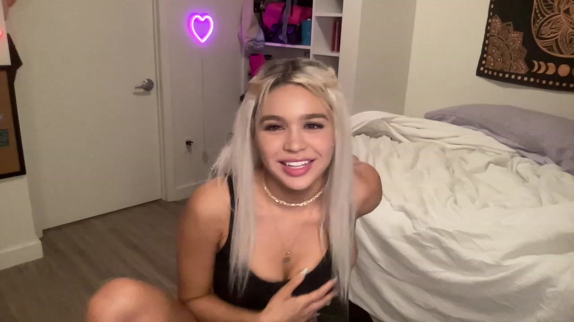 Gallery image thumbnail from sincerelypeny's myfreecams stream on, 07/06/2023, 06:23 image 14 of 20