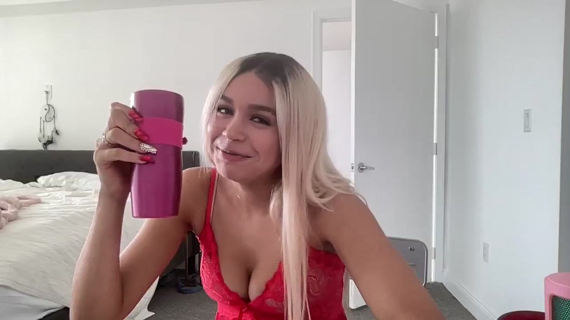 Gallery image thumbnail from sincerelypeny's myfreecams stream on, 08/13/2023, 21:47 image 2 of 20
