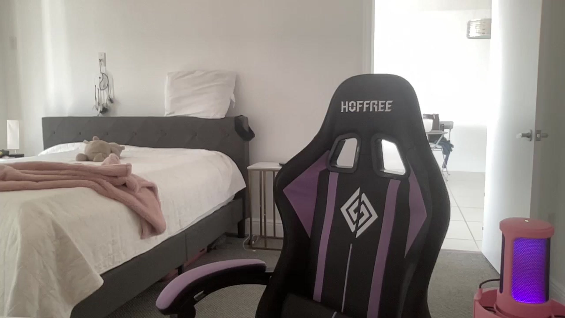 Gallery image thumbnail from sincerelypeny's myfreecams stream on, 08/23/2023, 19:40 image 20 of 20