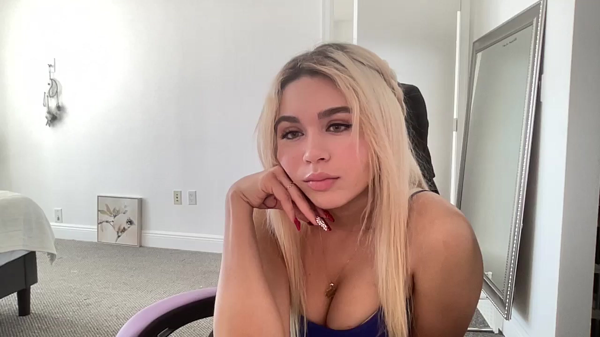 Gallery image thumbnail from sincerelypeny's myfreecams stream on, 08/26/2023, 17:55 image 9 of 20